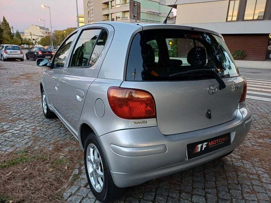 Toyota Yaris 1.0 vvti sol impecável