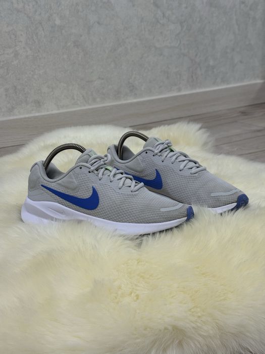 Жіночі кросівки Nike W Revolution 7