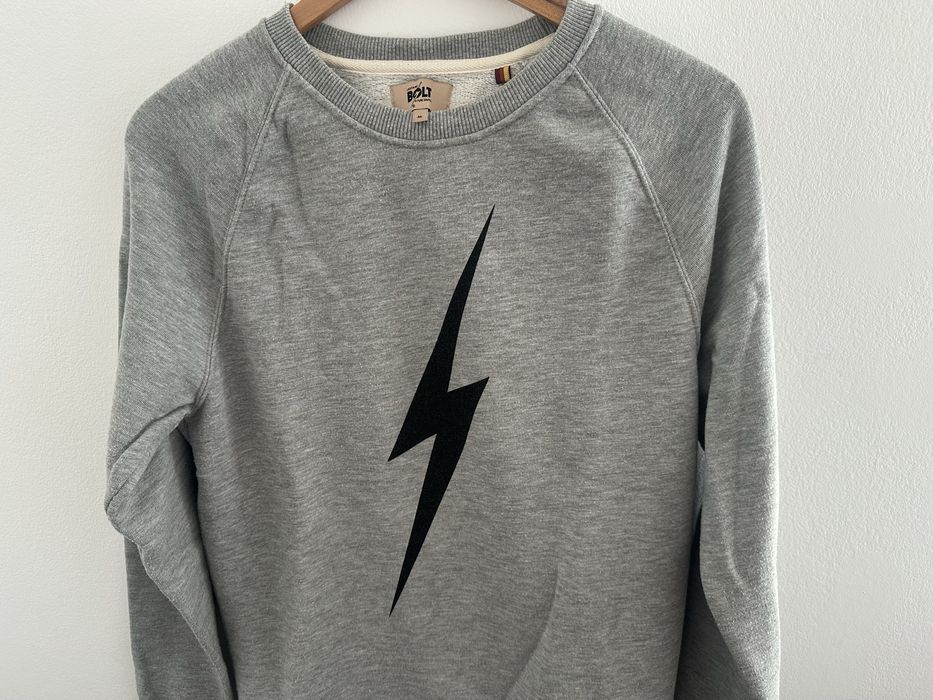 Sweatshirt bolt