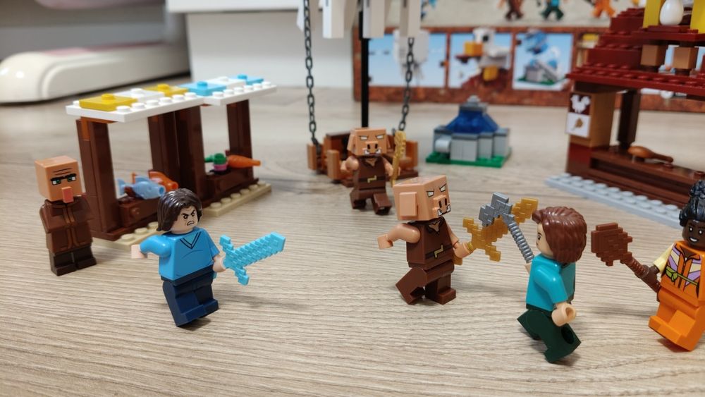 Лего Майнкрафт, Lego Minecraft 21273
