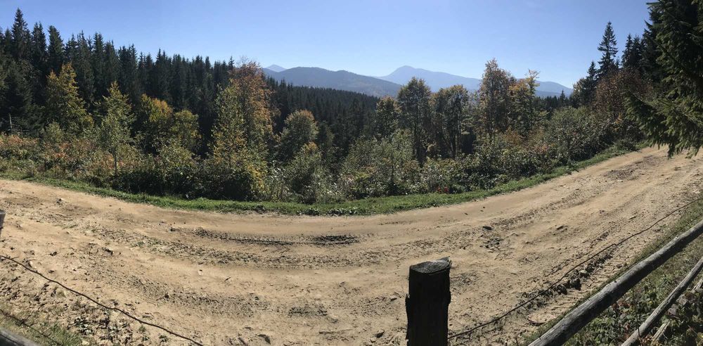 Земельна ділянка в с. Яблуниця