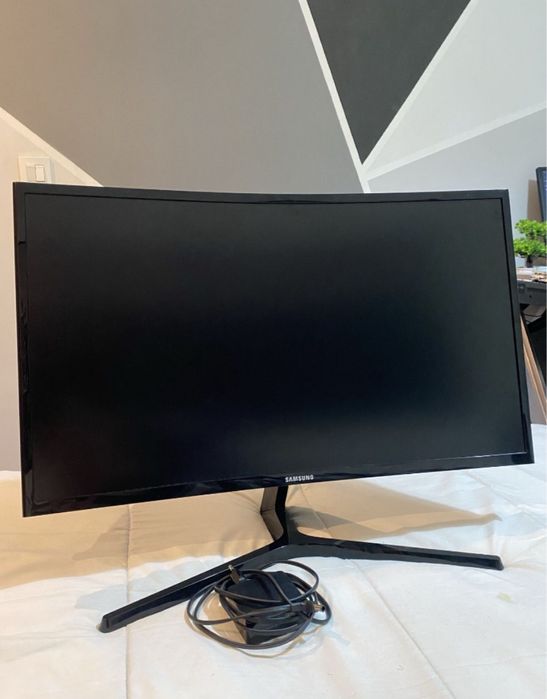 Monitor Samnsung Curvo 27”