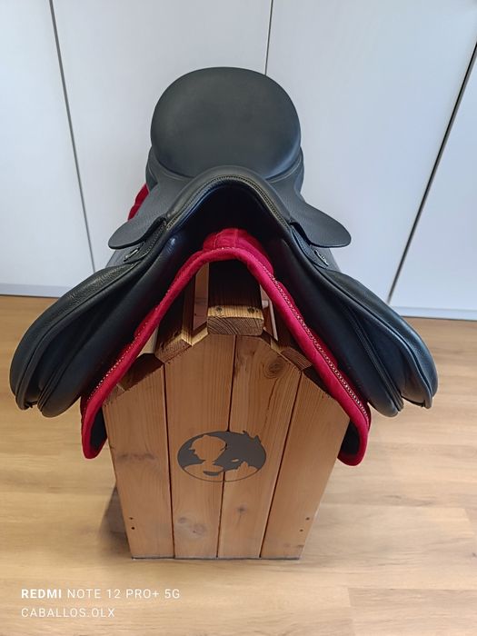 17 cali Ikonic classic siodło wszechstronne, skokowe Id.260