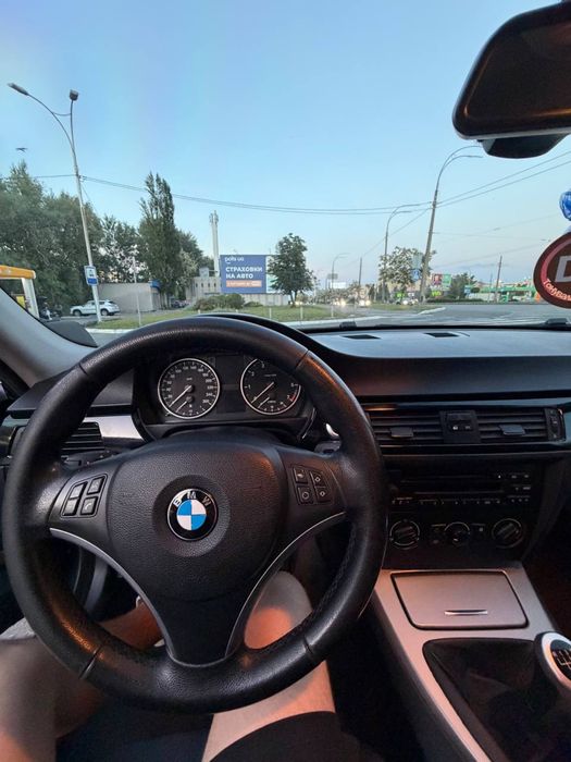Продам автомобіль бмв е90