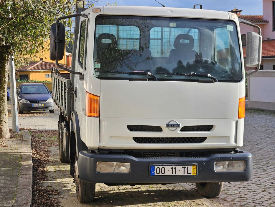 Camião Nissan Atleon 140 7000kg