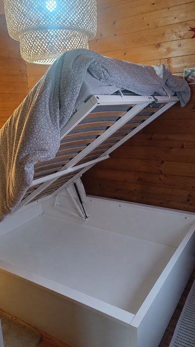 Cama de casal IKEA