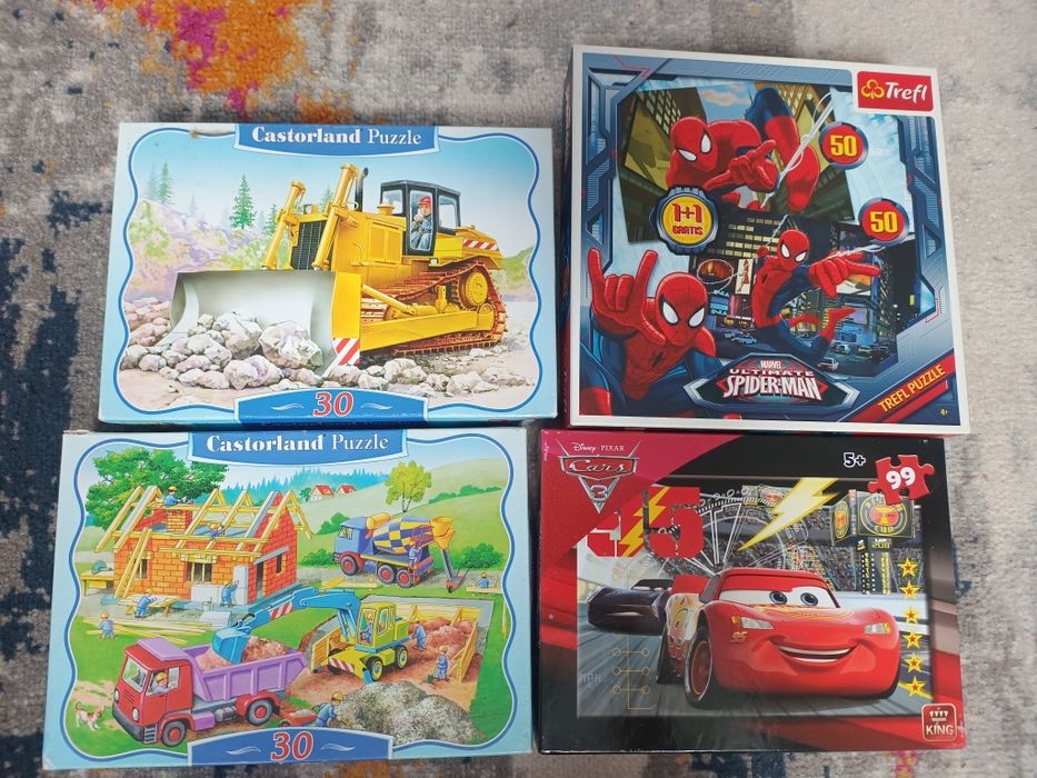 Zestaw 11 opakowań puzzli