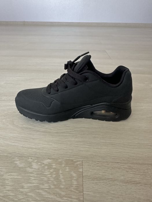 Кросівки Skechers розмір 37