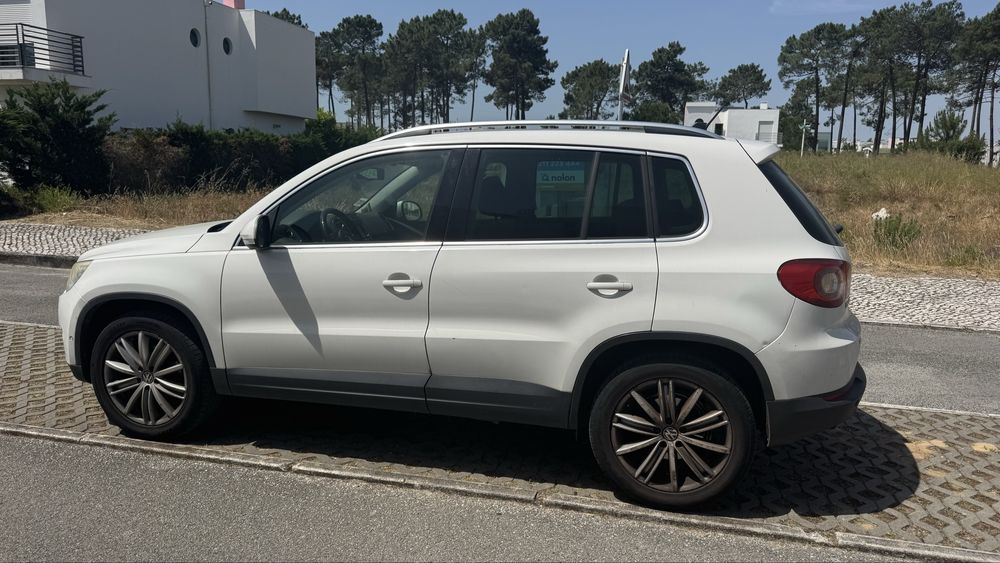 VW Tiguan 2.0  TDI BlueMotion com Teto Panorâmico