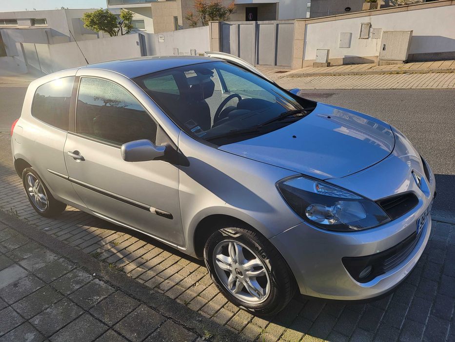 Carro impecável, 1 dono, praticamente novo