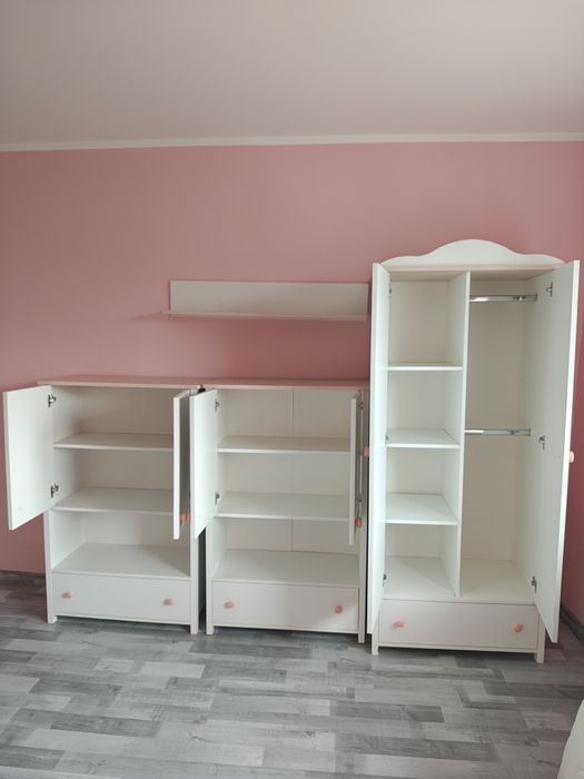 Duży komplet mebli dziecięcych