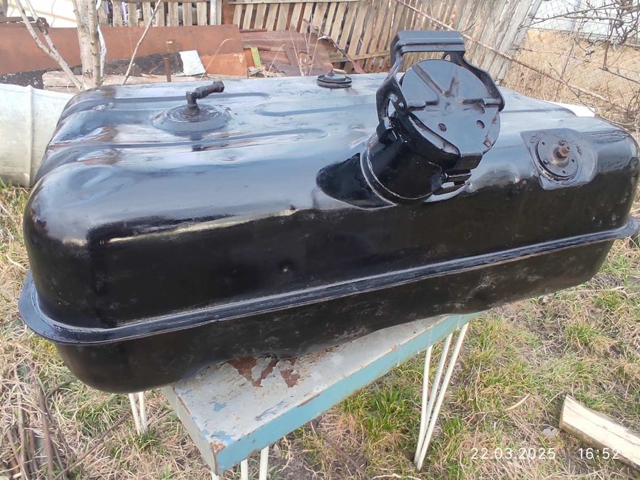 Паливний бак ЗІЛ бувший у використані.