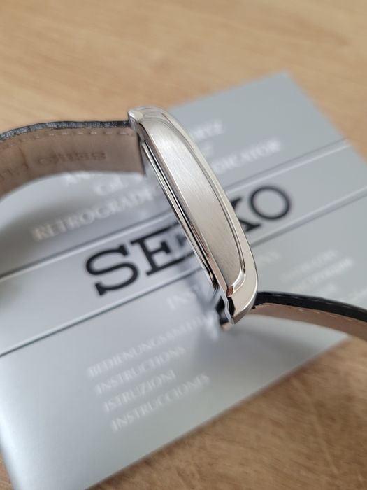 SEIKO SNT009P1 kostka RETROGRADE reverse panda
