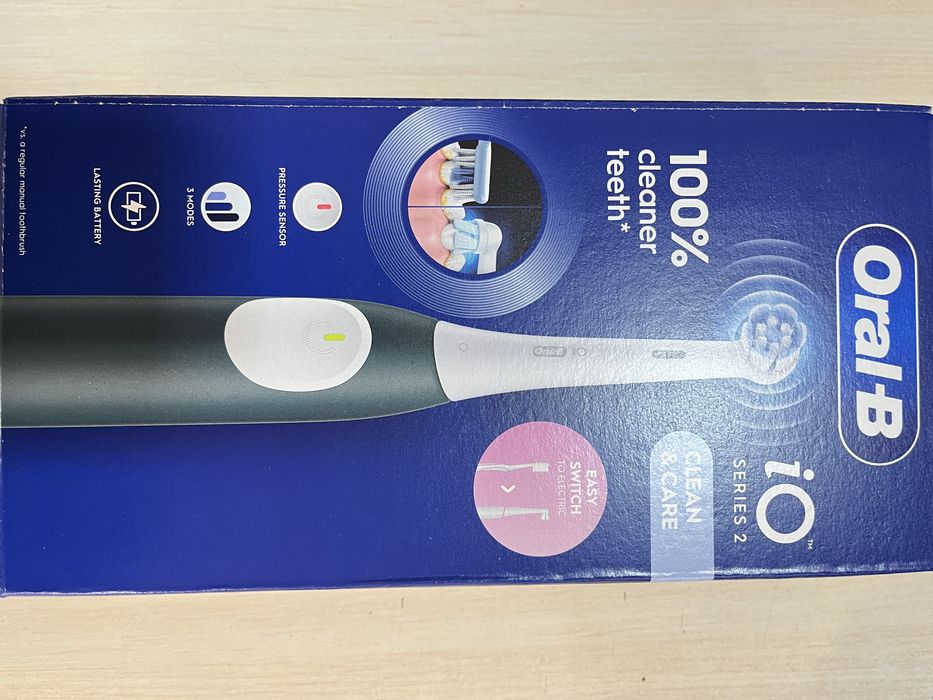 Електрична зубна щітка Oral-B iO Series 2 Clean & Care Лісово-зелена