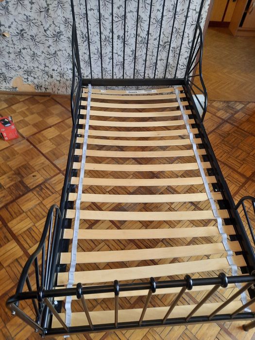 Łużko rosnące z dzieckiem