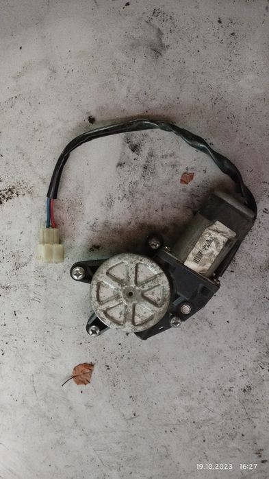 Стекло підйомник Chery Elara