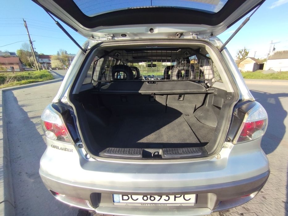 Mitsubishi Outlander 1