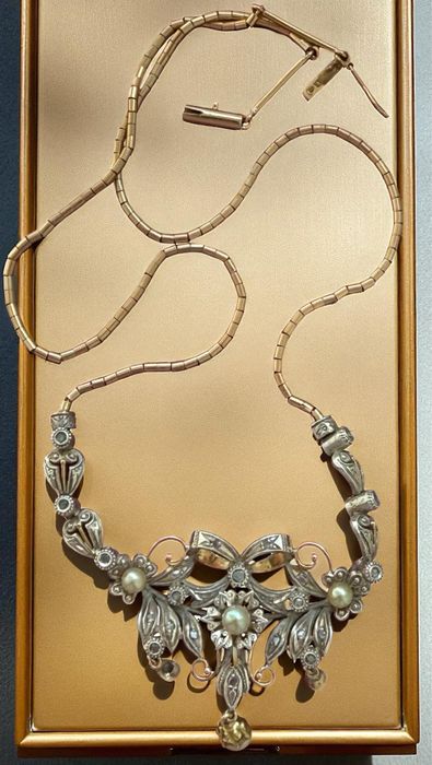 Colar em ouro 19.2 kt e prata , sec XX