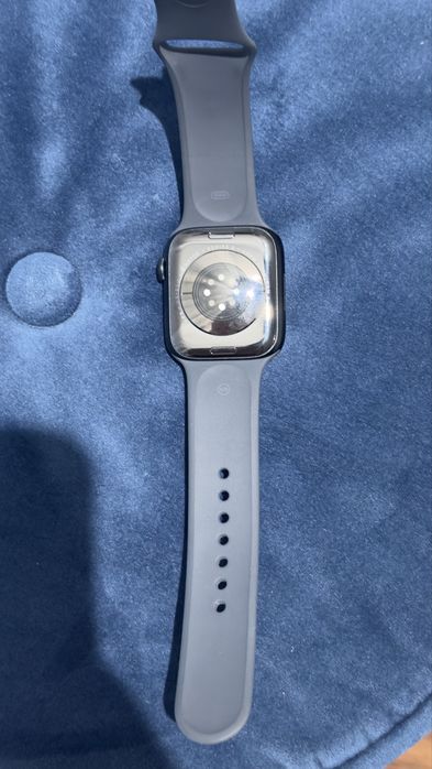 Apple watch 8 + GPS 45mm