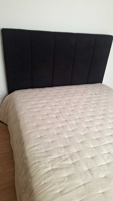 Cama Estofada a tecido preto