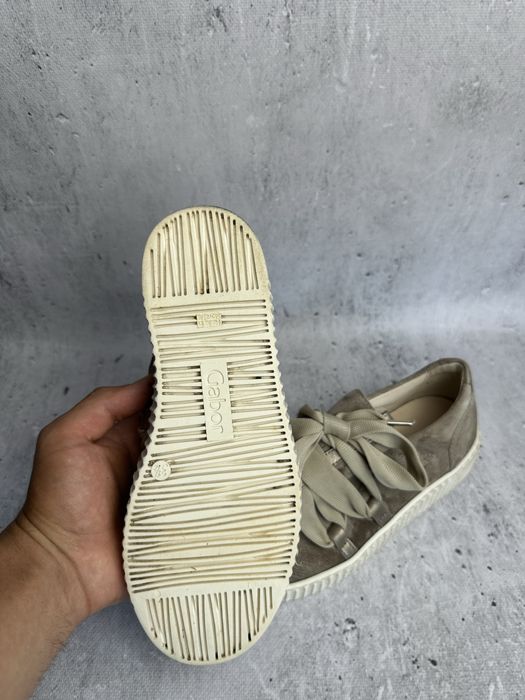 Damskie sneakersy Gabor w kolorze beżowo-szarym roz.36