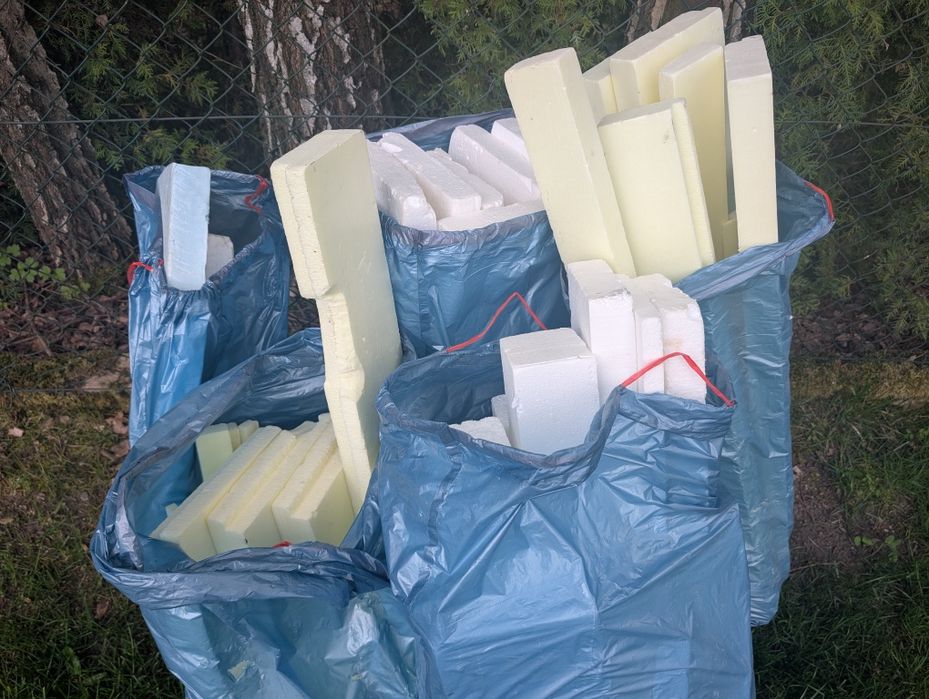 Styropian dociepleniowy i XPS styrodur (resztki jak na zdjęciach)
