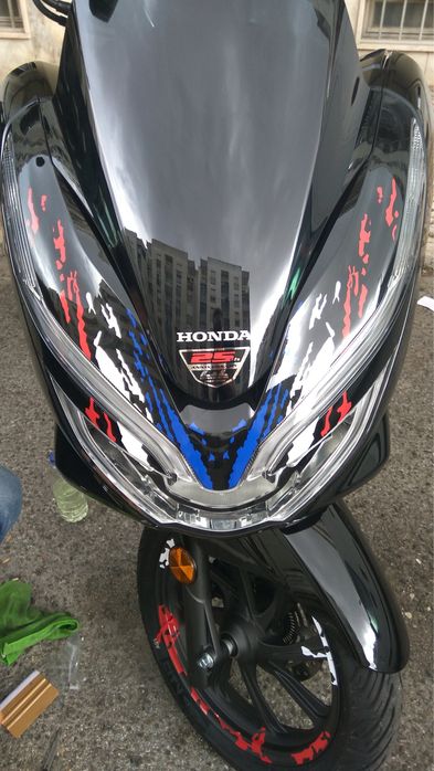 Honda PCX 2018 bem estimada