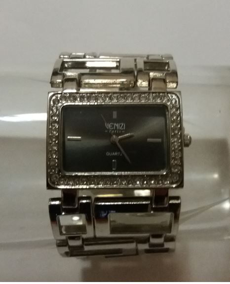 Relógio de senhora modelo "Venezi" + 2 pilhas SR626