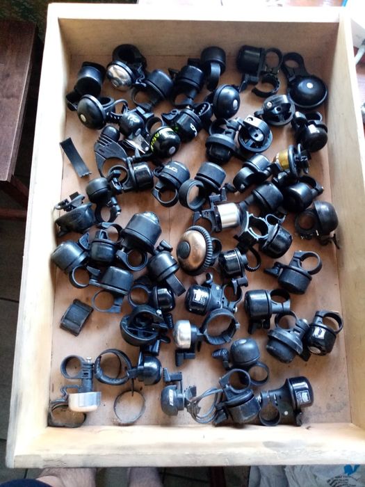 Велоаксессуары грипсы подножки педали подсидельные штырь защита насос