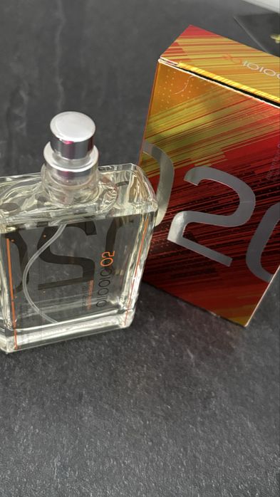 Продам molecules escentric 02, оригинал