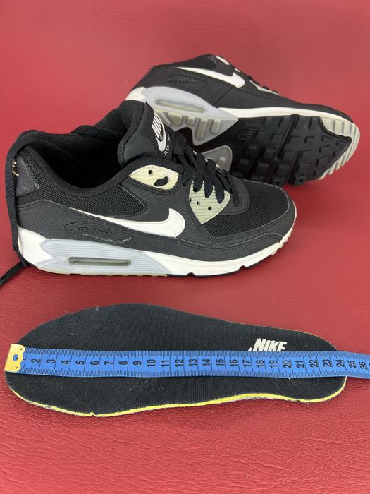 Кросівки  жіночі 37,5р. Nike Wmns Air Max 90 Essential
