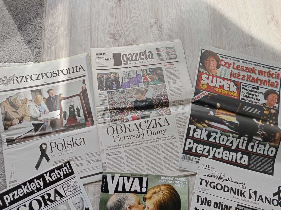 Gazety z Katastrofa polskiego Tu-154 w Smoleńsku 10 kwietnia 2010
