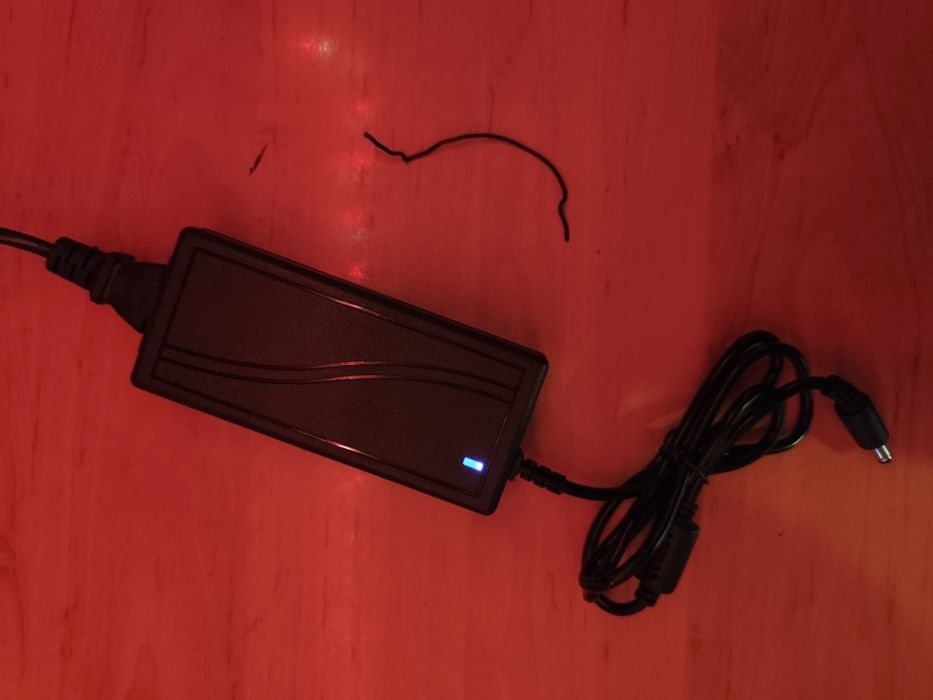 Блок живлення 12В, 5А, AC DC адаптер, Зарядка