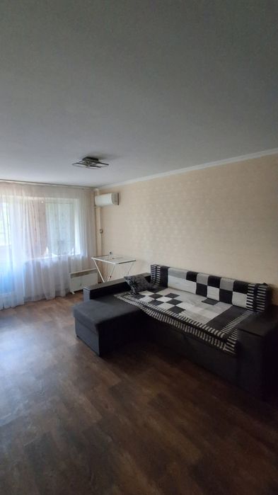 Сдам посуточно квартиру,район 40 лет