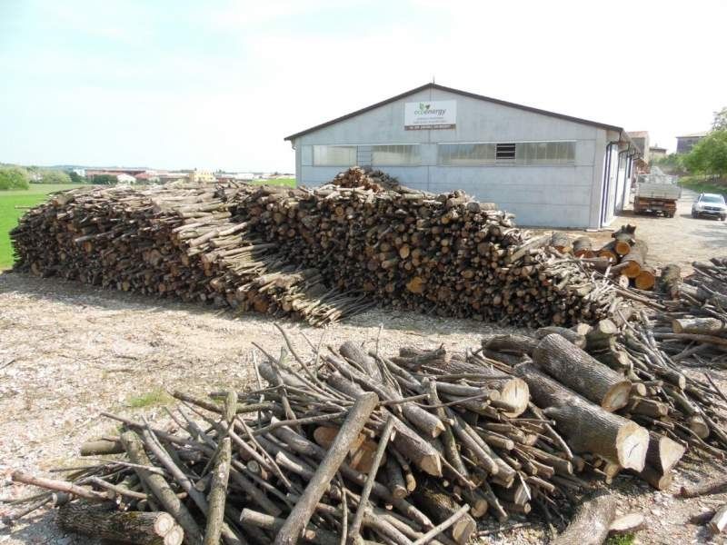 Дрова дуб граб дрова акація з доставкою по Київський області колоті