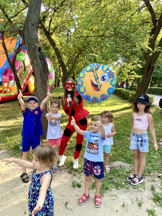 Ціни знижені! Аніматори! Шоу бульбашок! Солодка вата! Хімічне шоу!