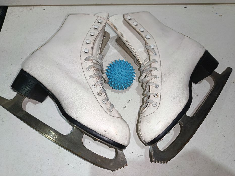 Łyżwy figurowe damskie skóra POLSPORT  rozmiar 38