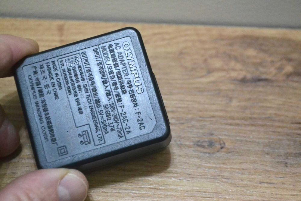 ładowarka zasilacz Olympus F2-AC oryginał do aparat + kabel zasilający