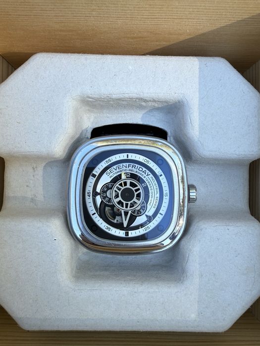 Годинник SEVENFRIDAY sf-p1b/01