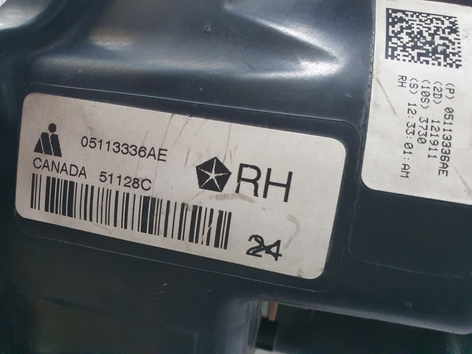 Lampa prawa przednia Chrysler Grand Voyager przód