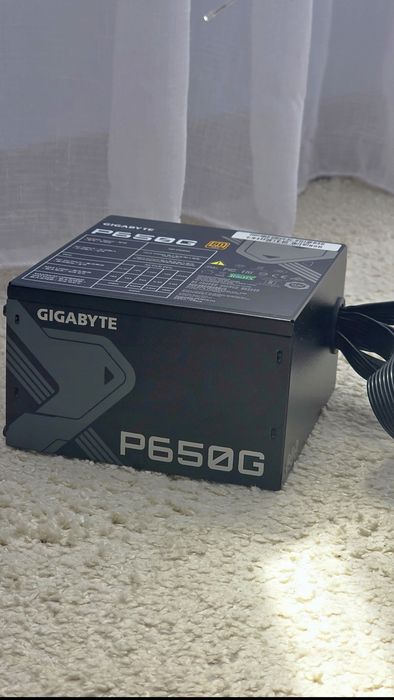 Блок живлення 650W GIGABYTE P650G (80 Plus Gold) — Стан нового!