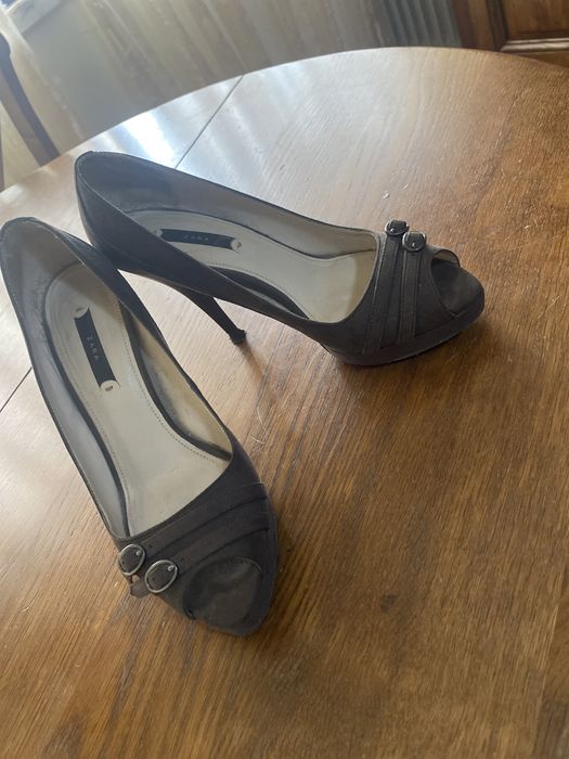Sapatos da marca Zara n.36