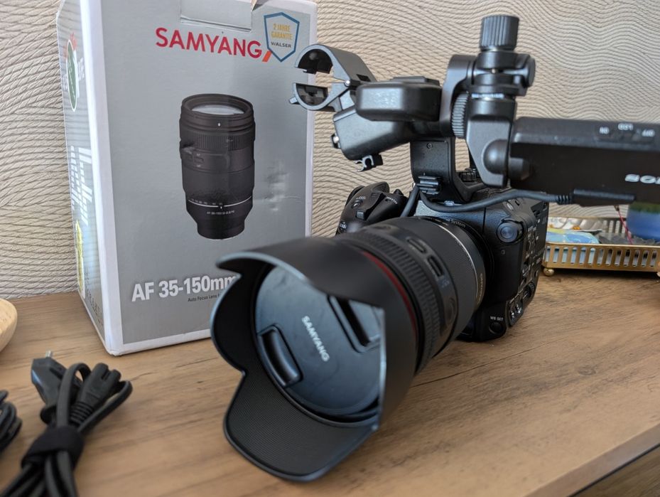 Lente Sony FE 2.0 35 - 150mm Samyang
