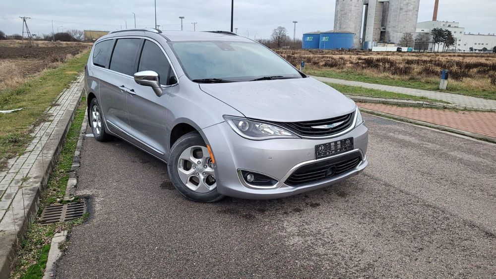 Chrysler Pacifica Chrysler Pacifica HYBRID Limited 2018  BEZWYPADKOWA Bogate wyposażenie
