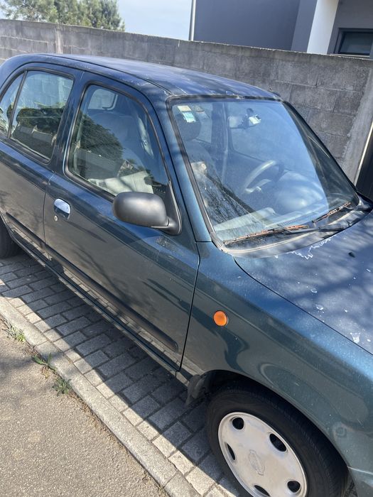 Nissan micra com 180.000km