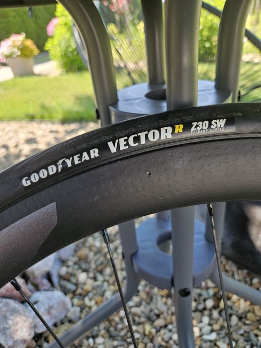 Szosowa opona goodyear