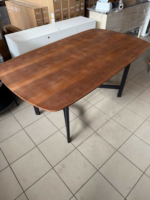 Stół Halmar NORTON – blat orzech / nogi czarne – POWYSTAWOWY, jak nowy