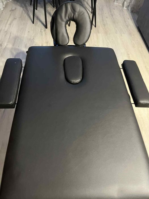 Łóżko do masażu do stylizacji rzęs czarne drewniane jak nowe