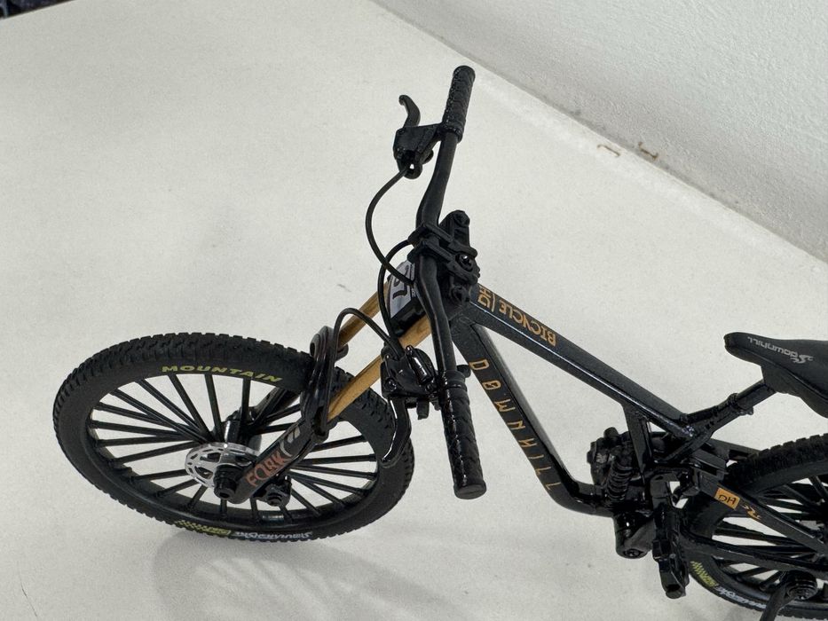 Mountain bike miniatura. Tamanho 1:12. Lindissima