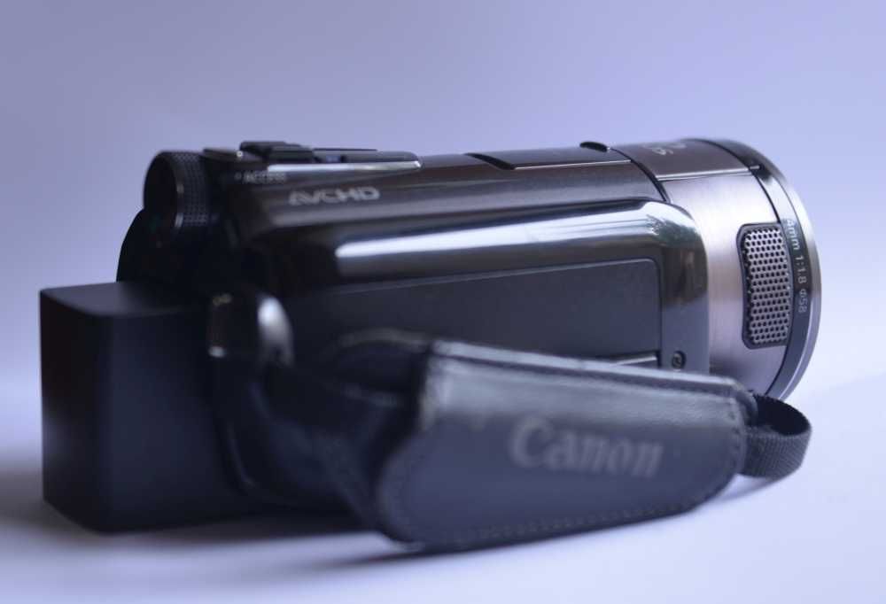 Kamera HD CANON HF S10